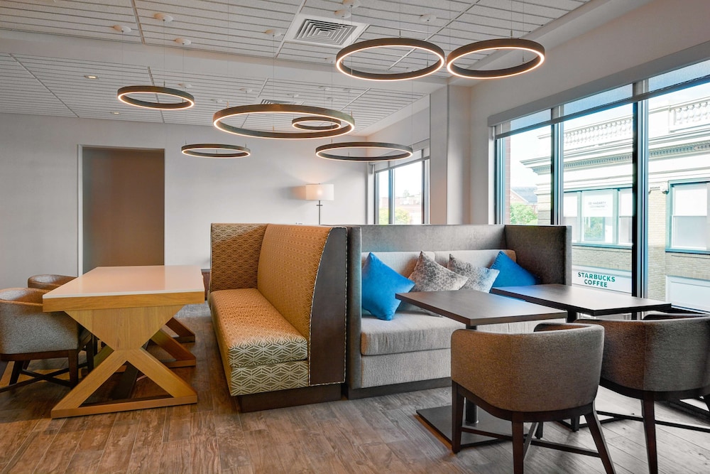 Hampton Inn Salem Boston - photo 32