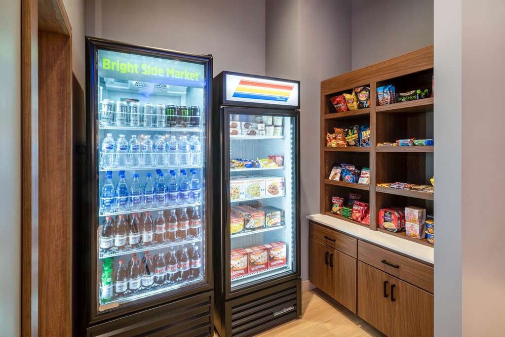 La Quinta Inn & Suites by Wyndham Nashville Downtown Stadium - photo 62