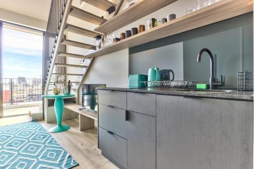 Loft Style Apartment in of the heart of East City. Views&Balcony