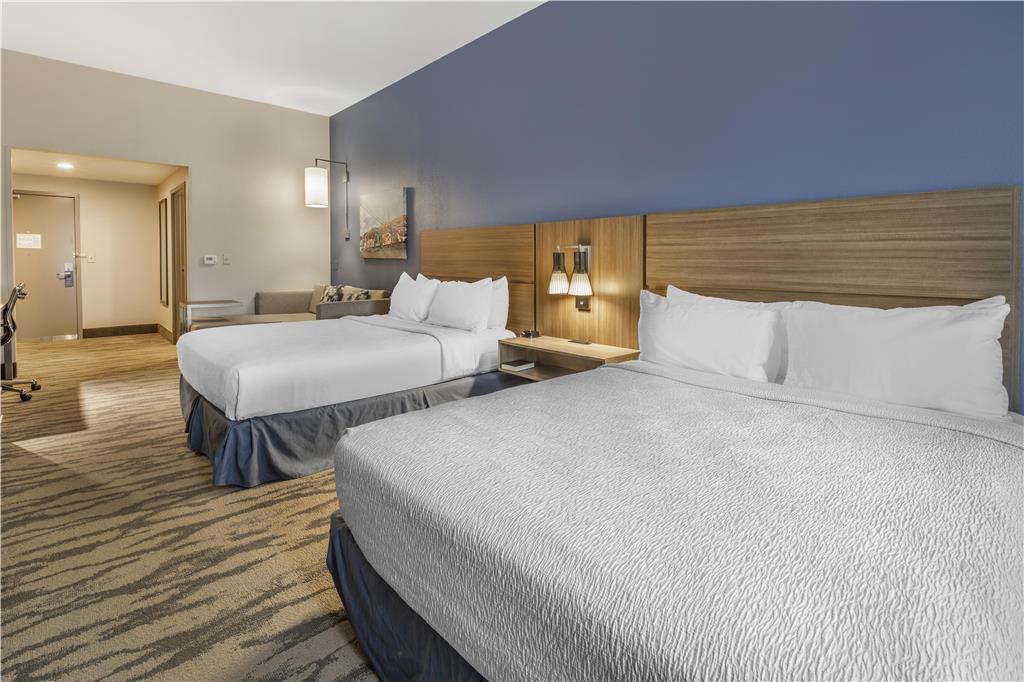 Best Western Plus Castlerock Inn & Suites - photo 20