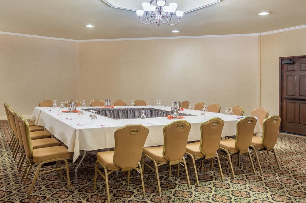 Crowne Plaza San Diego Mission Valley - photo 42