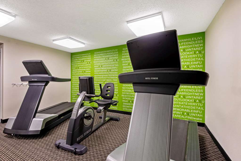 La Quinta Inn & Suites by Wyndham Harrisburg Airport Hershey - photo 7