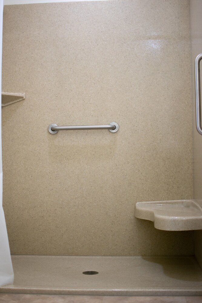 Boarders Inn & Suites by Cobblestone Hotels Syracuse - photo 21