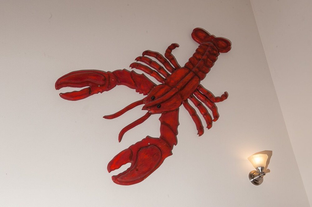 A Lobster Lookout — Lincoln