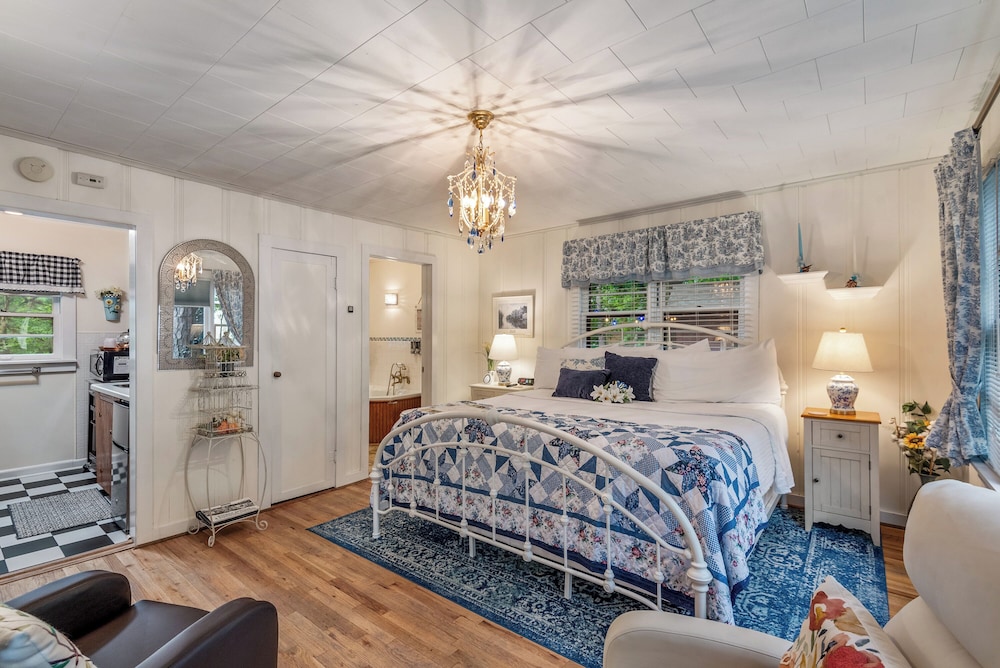 Tall Pines Inn - photo 45