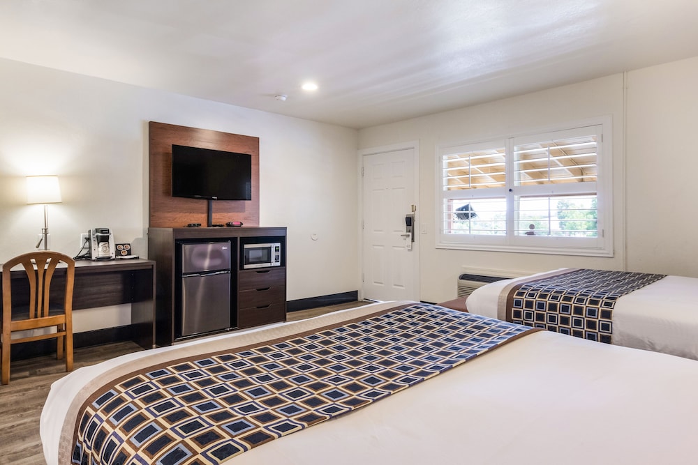 Rodeway Inn near Downtown Monterey - photo 13