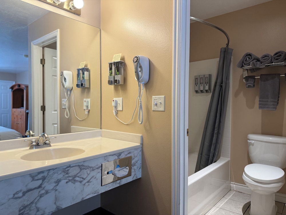 Cathedral Valley Inn - photo 14
