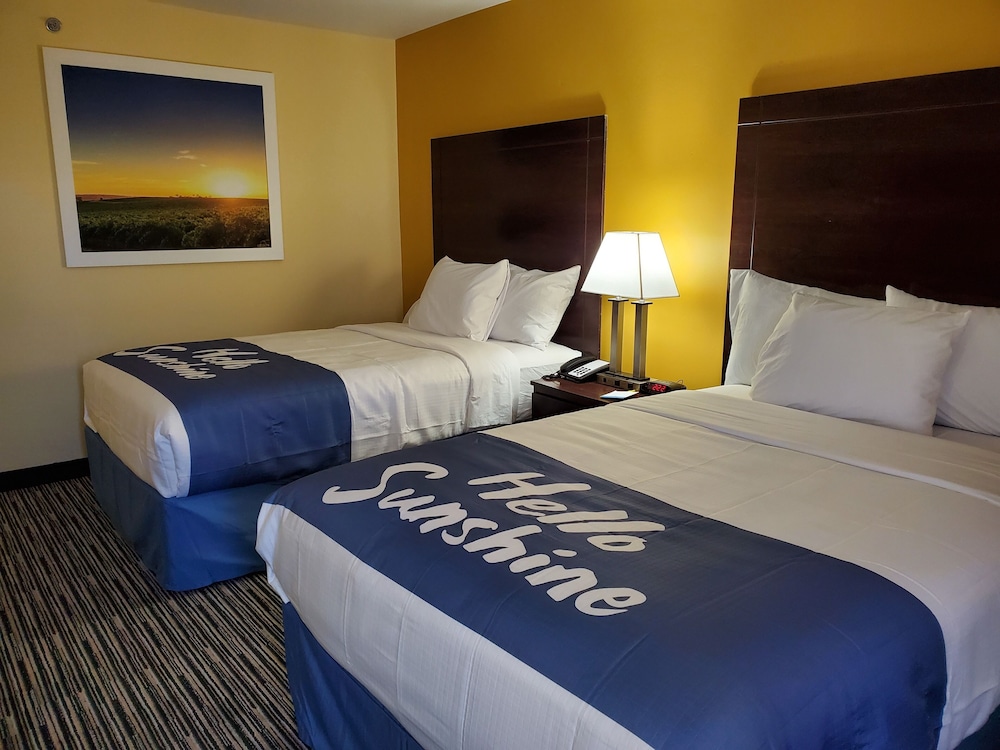 Days Inn by Wyndham Atlanta Southlake Morrow - photo 11
