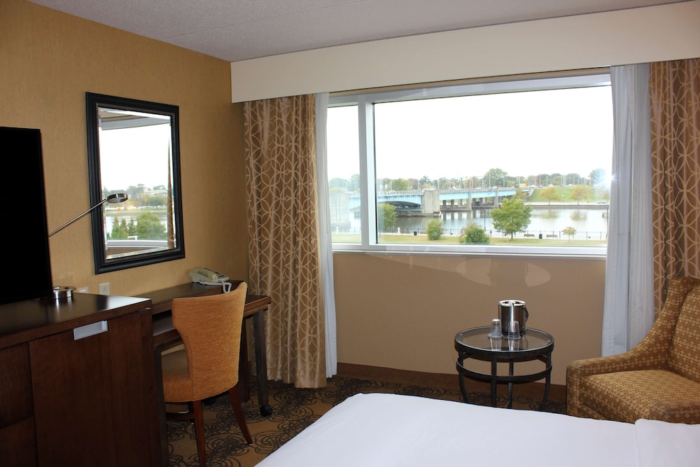 DoubleTree by Hilton Bay City Riverfront - photo 23