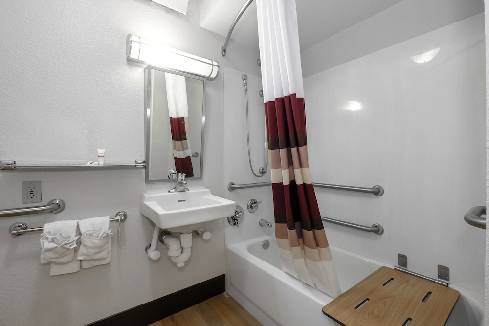 Red Roof Inn Aberdeen - photo 29