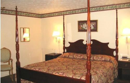 White Columns Motel - photo 12