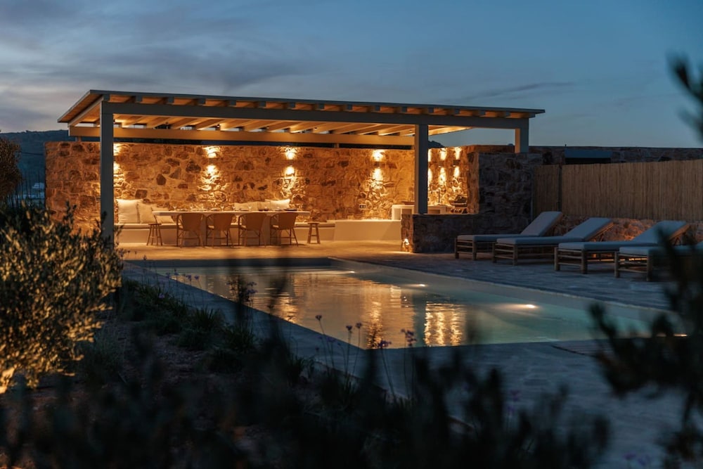 Villa Anali Kastraki Naxos — 4-Star Luxury Hotel in Naxos, Greece