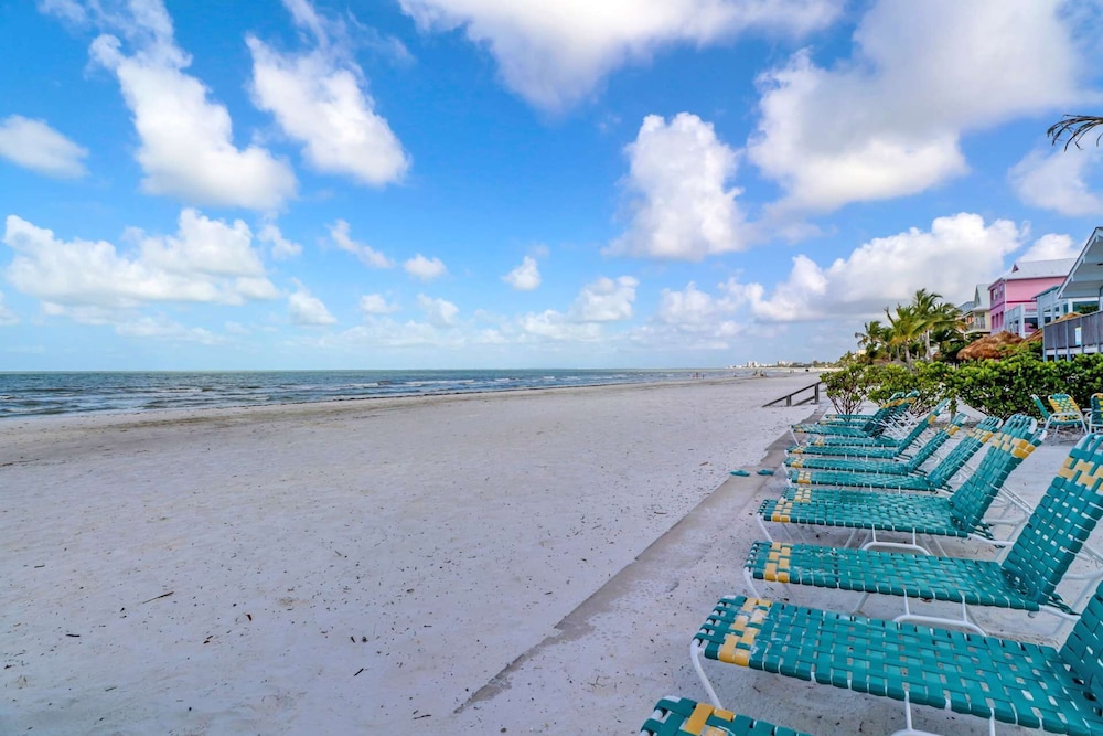 Bahama Beach Club - photo 10