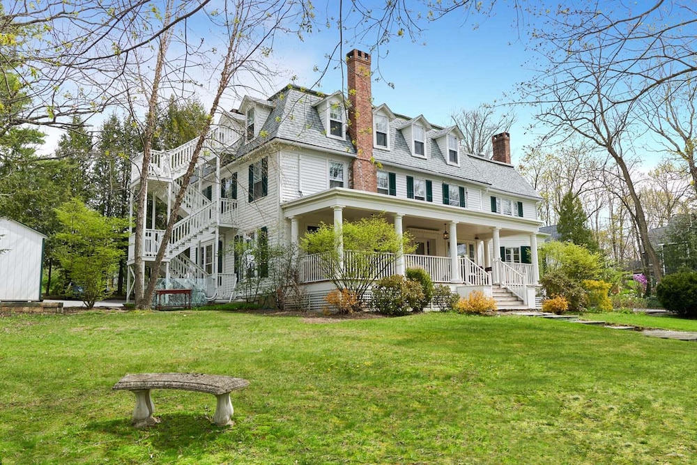 Birchwood Inn — Lenox