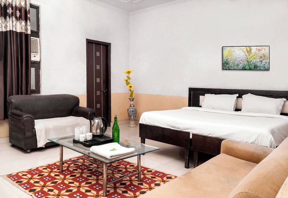 Hotel Sunrise Inn - last minute hotel in Noida