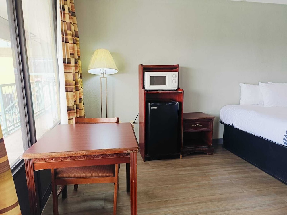 Lawton Hotel - photo 9