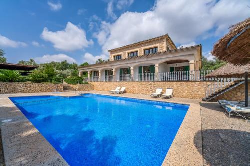 Ideal Property Mallorca Sa Pleta in Petra, Spain