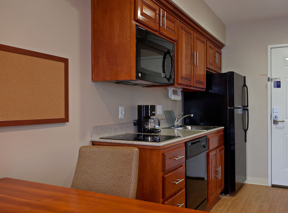 Candlewood Suites LAX Hawthorne by IHG - photo 6