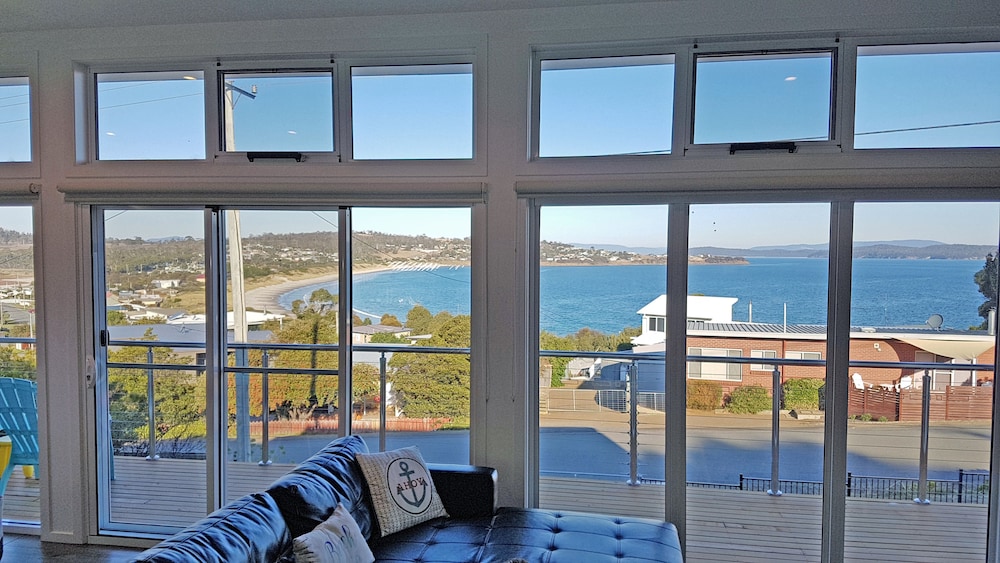 Primrose Sands Panorama — 4-Star Luxury Hotel in Carlton, Australia