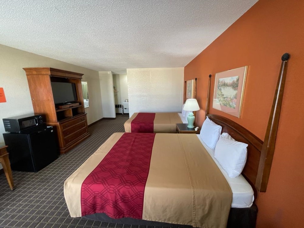 Knights Inn By Capital O Emporia I 35 - photo 44