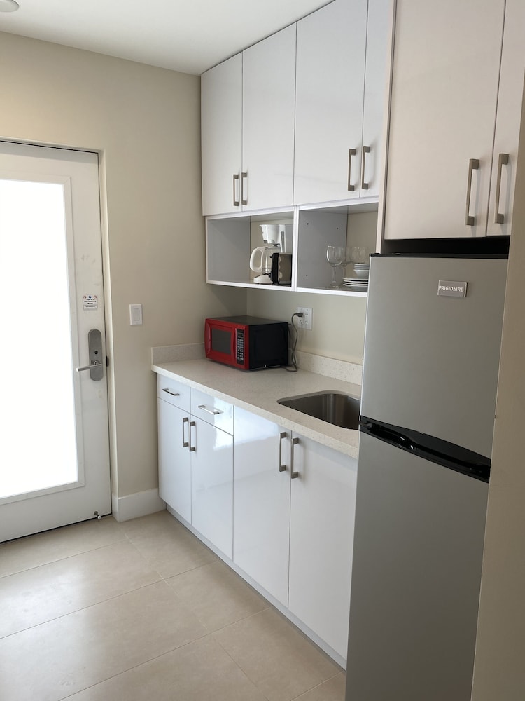 The Diane Oceanfront Suites - photo 10