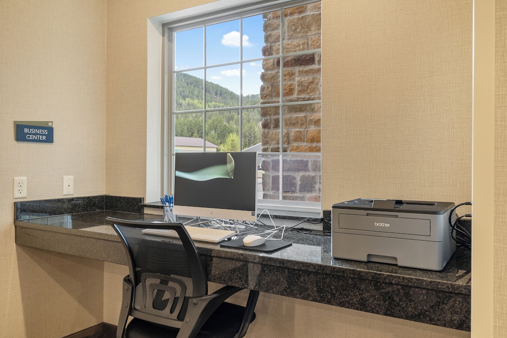 Cobblestone Hotel & Suites Alpine - photo 44