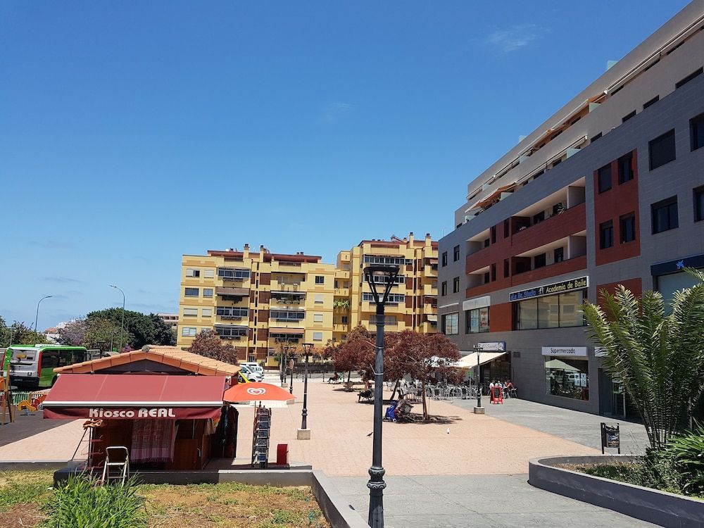 Edificio Seguro de Sol Puerto La Cruz Islas Canarias Tenerife — 4-Star Luxury Hotel in Puerto De La Cruz, Spain