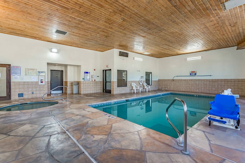 Motel 6 Santa Fe Central - photo 20