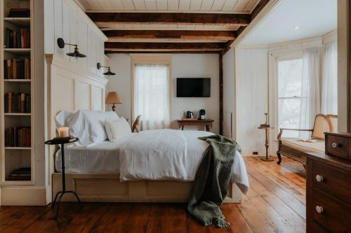 Book Village Inn Entire Hotel pet-friendly hotel Hobart