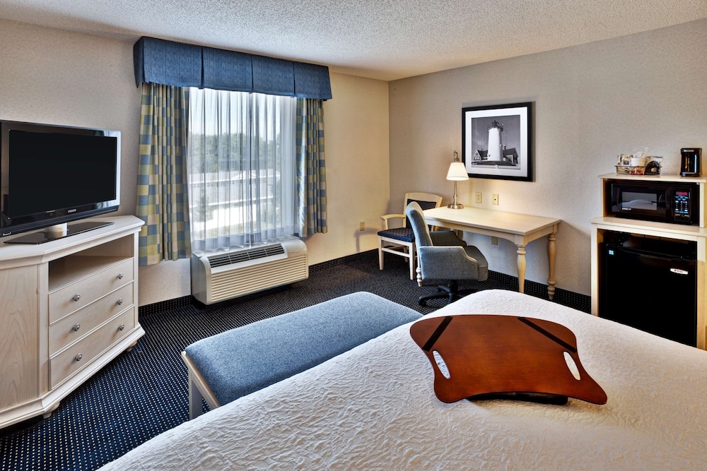 Hampton Inn & Suites Cape Cod West Yarmouth - photo 18