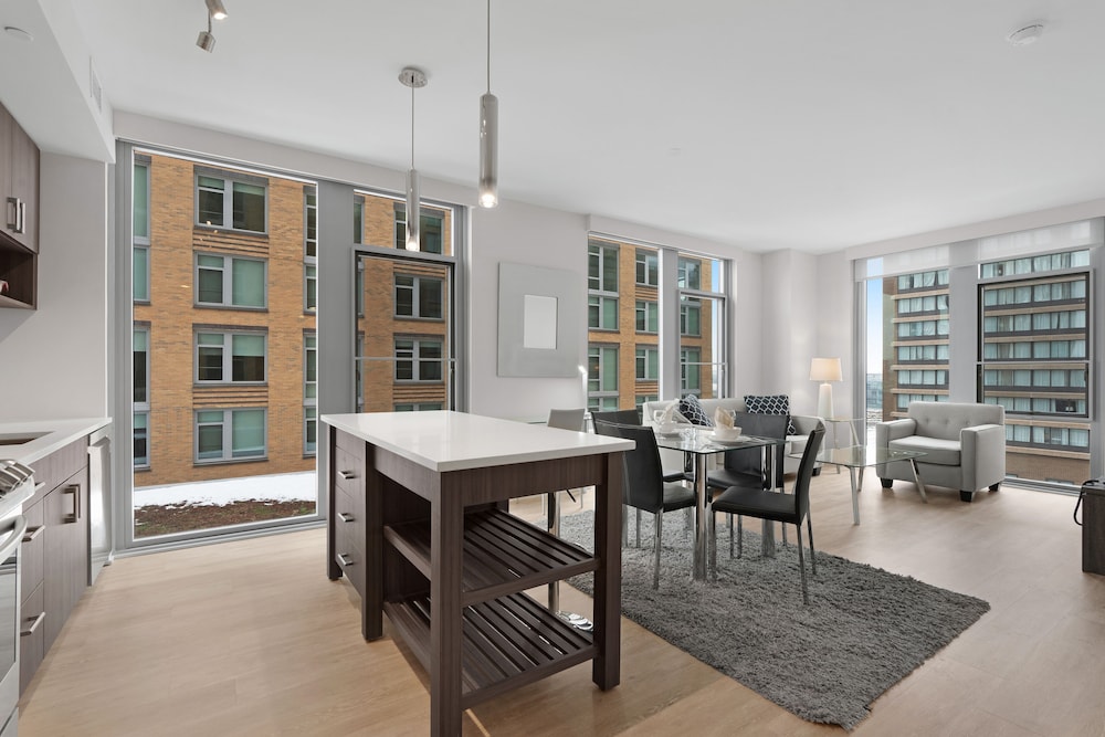 Global Luxury Suites Crystal City - photo 44
