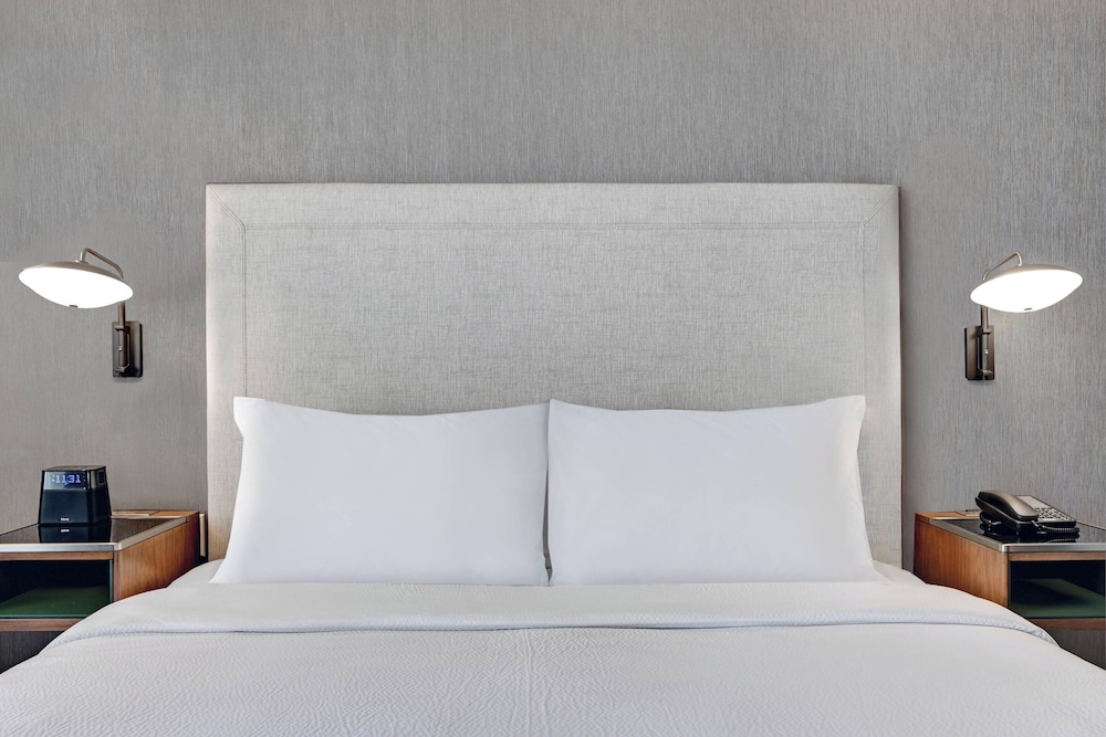 Courtyard by Marriott Manhattan Aggieville - photo 10
