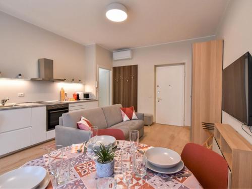 Apartment Pirelli Central Station Apartment by Interhome — 4-Star Luxury Hotel in Milan, Italy