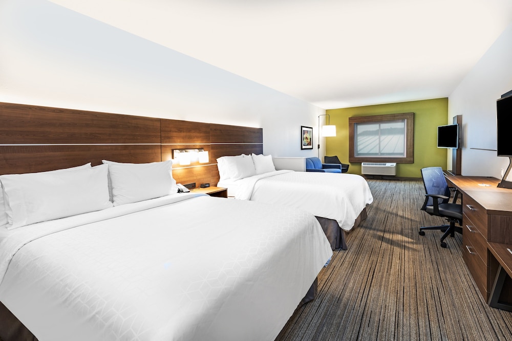 Holiday Inn Express & Suites Junction by IHG - photo 19