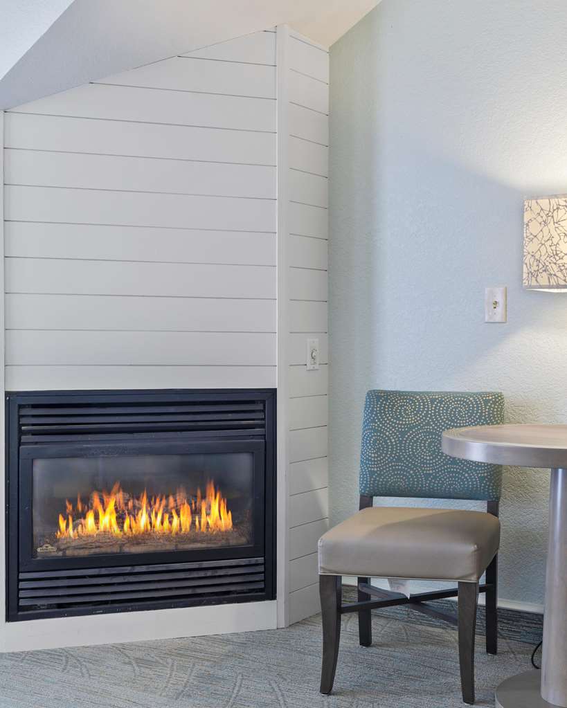 Cherry Tree Inn & Suites - photo 5