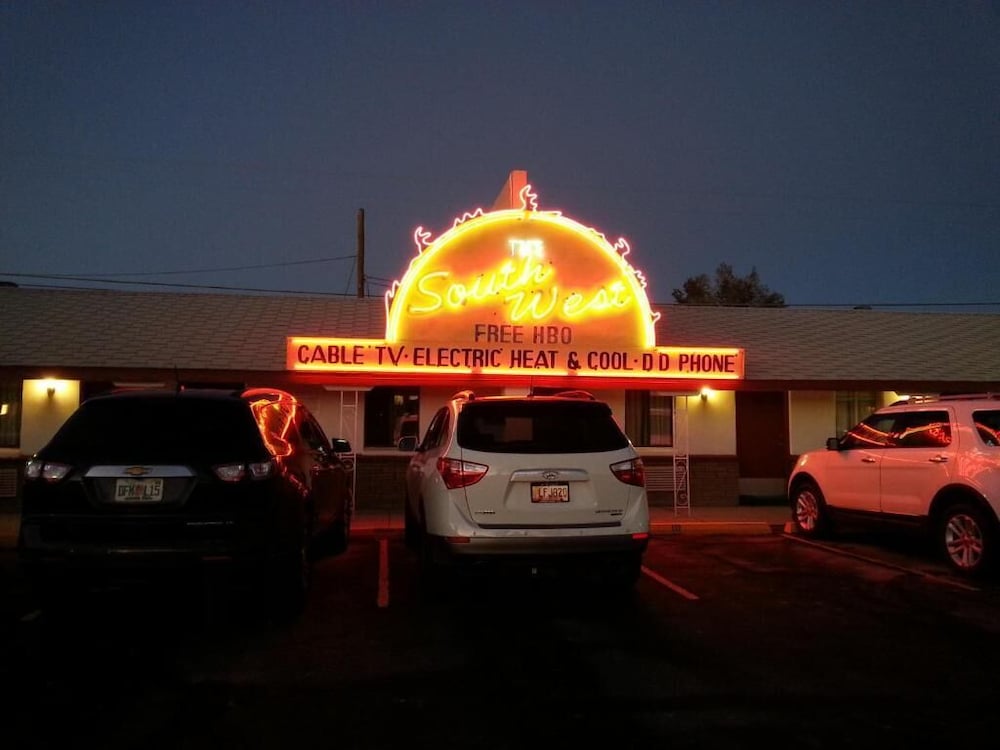 Southwest Motel - photo 33