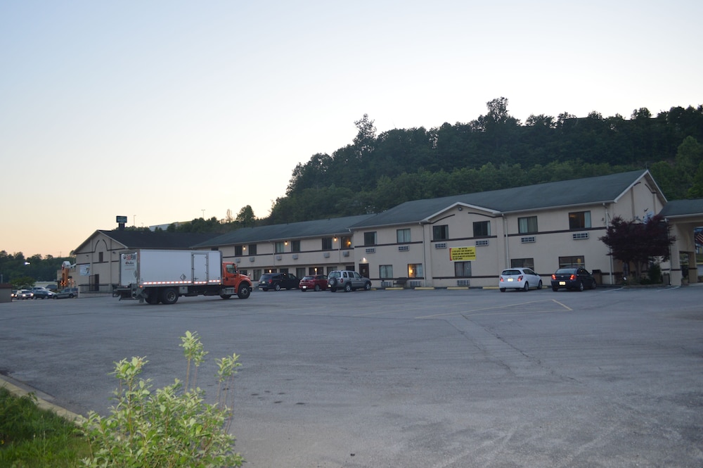 American Elite Inn - photo 73