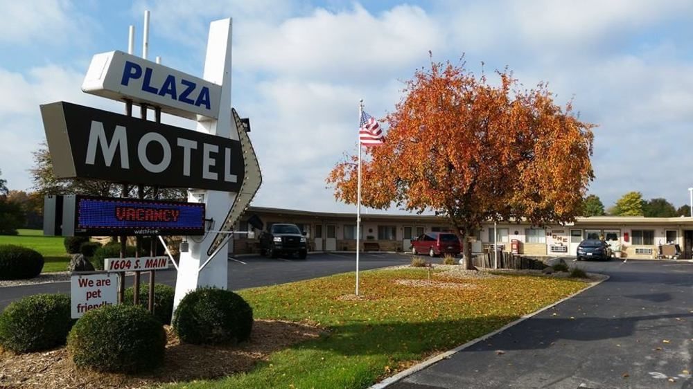 The Plaza Motel - photo 20