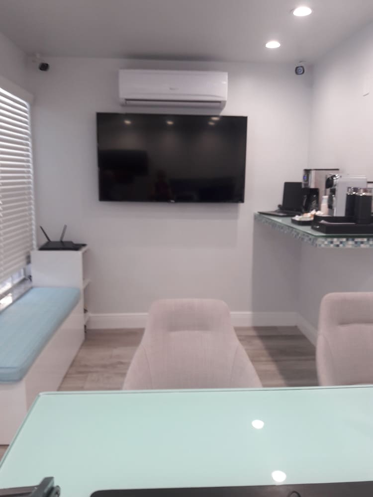 May Dee Suites - photo 57