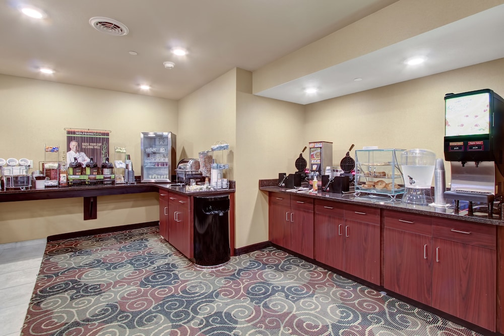 Cobblestone Hotel & Suites Waynesboro - photo 48