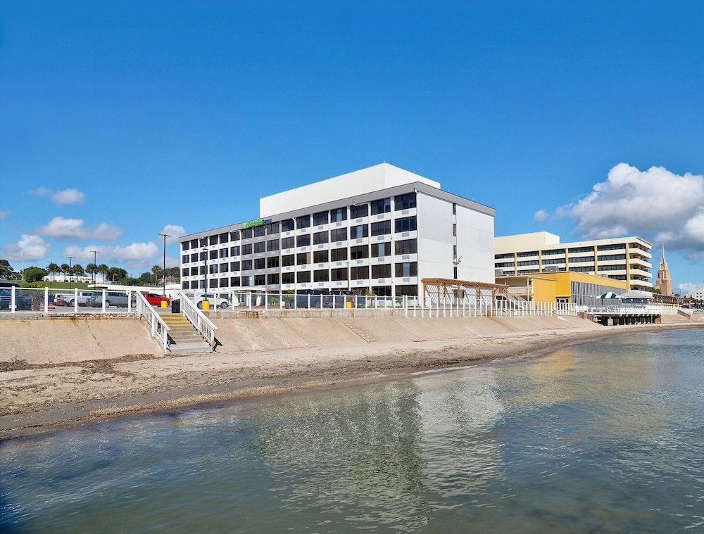Holiday Inn Express Corpus Christi Beachfront by IHG - photo 87