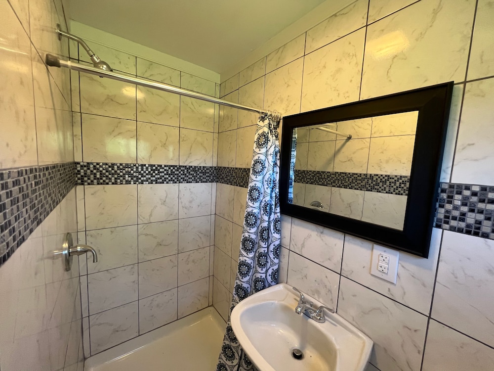 Cobmin Ridge Motel - photo 23