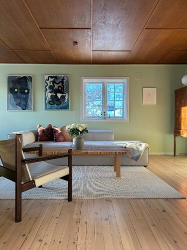 Lovely estate with private dock and breathtaking view — hotel near Sandefjord Airport, Torp