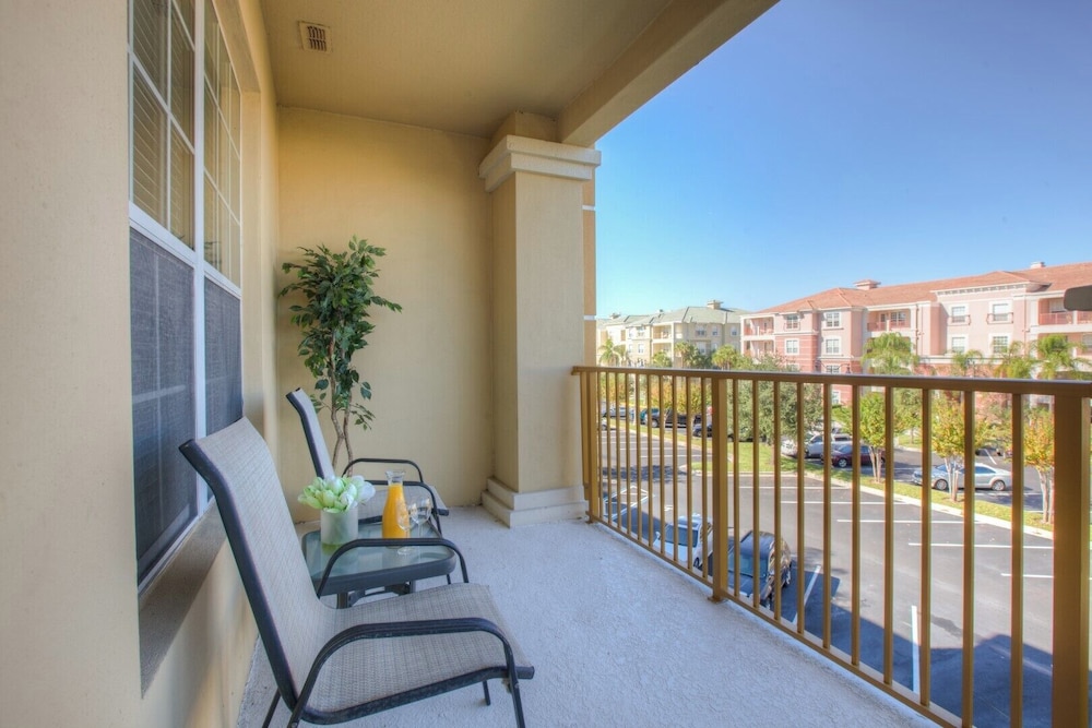 Lovely Third floor Vista Cay Resort Condo - photo 19