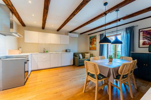 Flex SelfCheckIns 145 Zagreb 2 Bedrooms Parking Loggia — 4-Star Luxury Hotel in Zagreb, Croatia