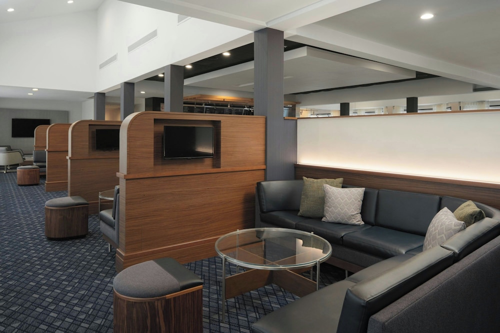 Courtyard by Marriott Louisville East - photo 2