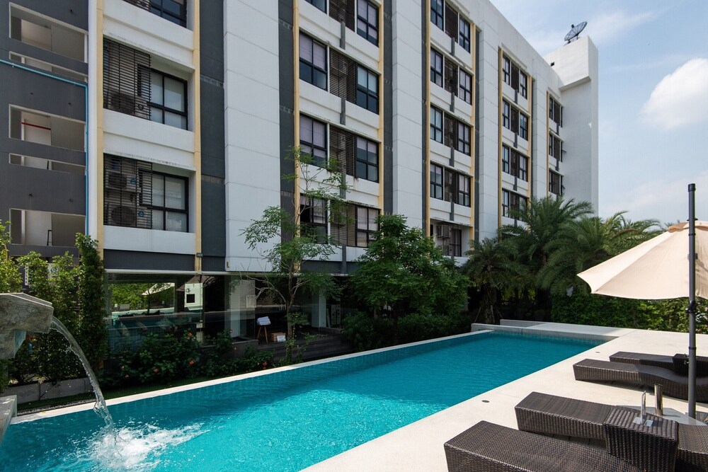 Baan Oliver Srinakarin — 4-Star Luxury Hotel in Bangkok, Thailand
