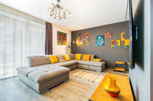 Art Gallery Apartment in Silver Mountain — 4-Star Luxury Hotel in Brasov, Romania