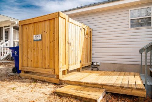 9th Street Sandy Feet by Oak Island Accommodations - photo 33