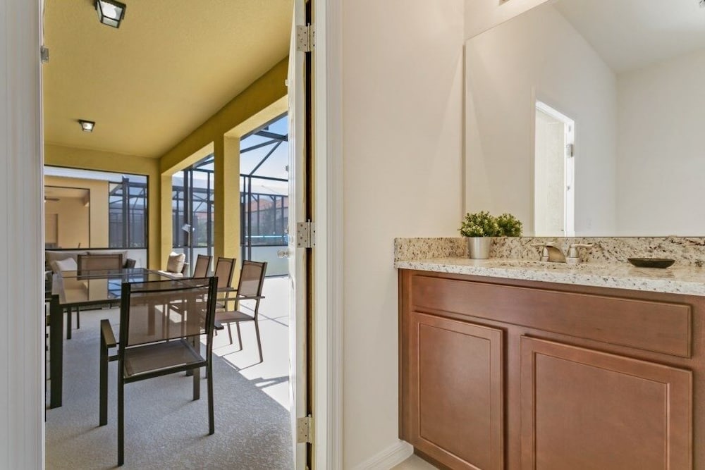 Amazing 7 Bedroom Solterra New Resort Home 7 Villa by Redawning - photo 31